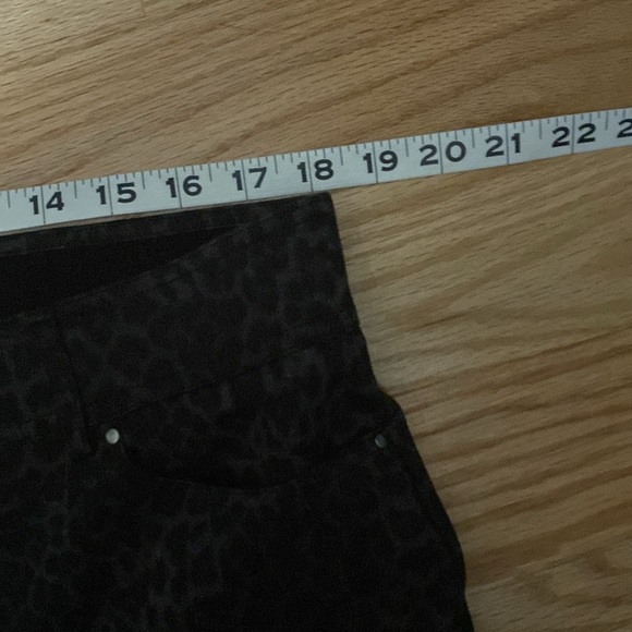 89th + Maddison leopard pants Women’s 16 Ankle straight leg stretch BLK/Grey - Picture 10 of 11